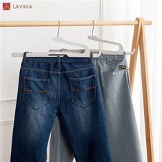 Plasthenger for jeans